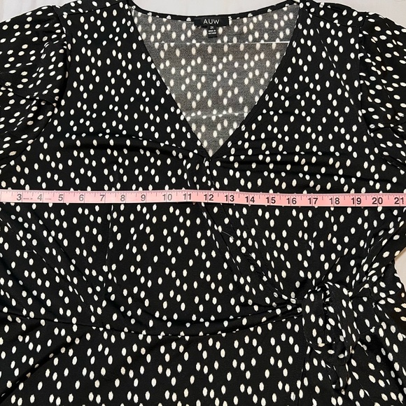 AUW Faux Wrap Top 2X - Picture 3 of 6